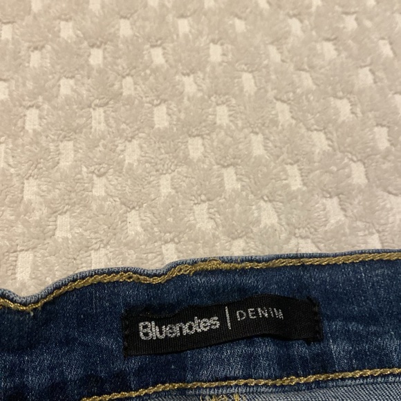 Denim mini skirt - Picture 2 of 3